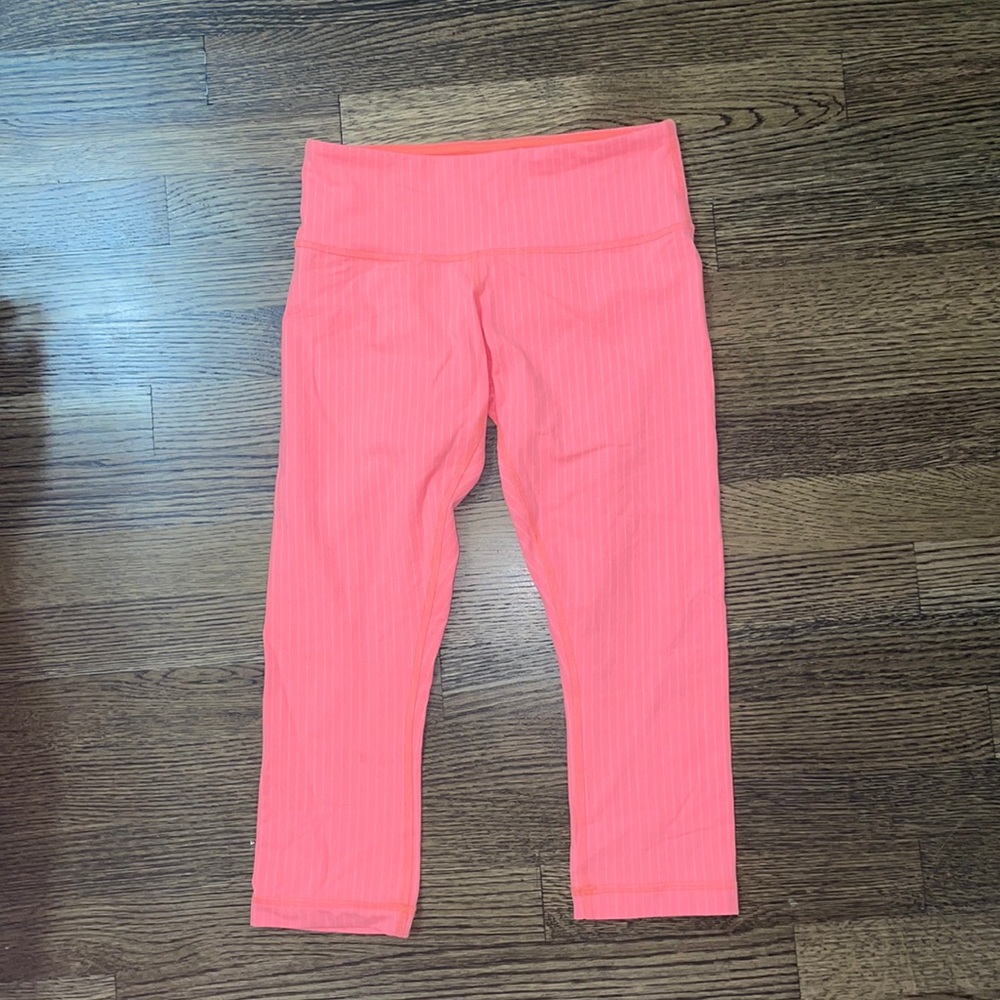 LuluLemon Cropped Leggings Size 4